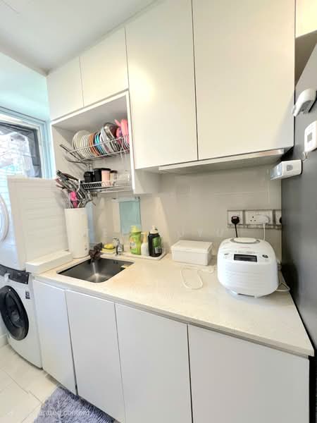 Watercolours Executive Condominium For Sale at S$ 1,130,000 | PropertyGuru Singapore - Kitchen