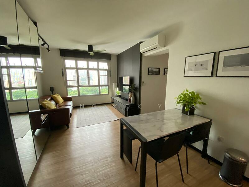 95A Henderson Road HDB Flat For Sale at S$ 1,049,000 | PropertyGuru Singapore - Living Room