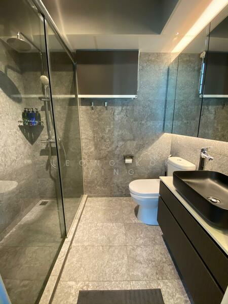 95A Henderson Road HDB Flat For Sale at S$ 1,049,000 | PropertyGuru Singapore - Bathroom