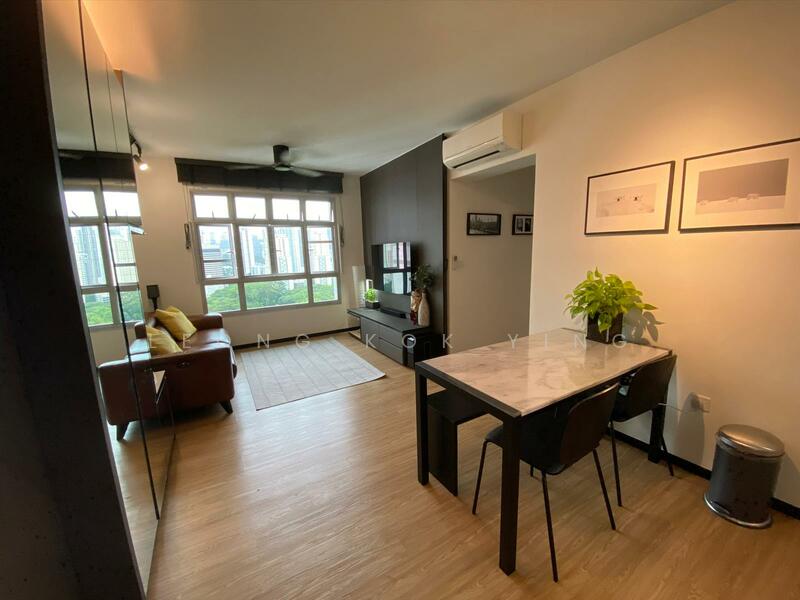95A Henderson Road HDB Flat For Sale at S$ 1,049,000 | PropertyGuru Singapore - Living Room