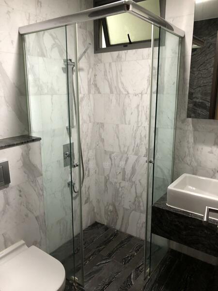 iResidences, 20 Irrawaddy Road, 2 Bedrooms, 980 sqft, Condominium For Rent, by Eric Chua (蔡世雄), 500054389 - Bathroom - PropertyGuru.com.sg