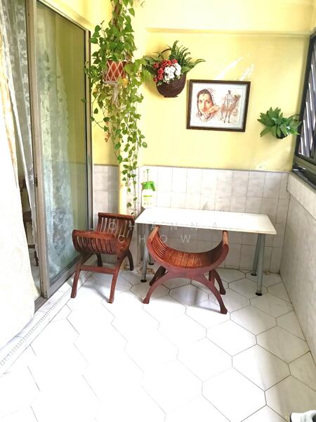 710 Hougang Avenue 2 HDB Flat For Sale at S$ 750,000 | PropertyGuru Singapore - Balcony