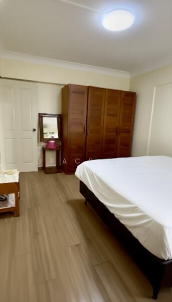 47 Lengkok Bahru HDB Flat For Sale at S$ 732,000 | PropertyGuru Singapore - Master Bedroom