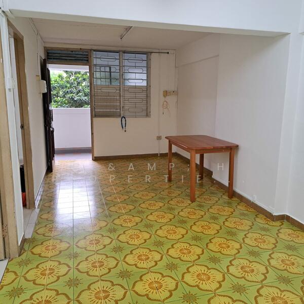 210 Boon Lay Place HDB Flat For Sale at S$ 350,000 | PropertyGuru Singapore - Interior