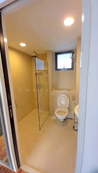 1 Cantonment Road HDB Flat For Sale at S$ 1,500,000 | PropertyGuru Singapore - Bathroom