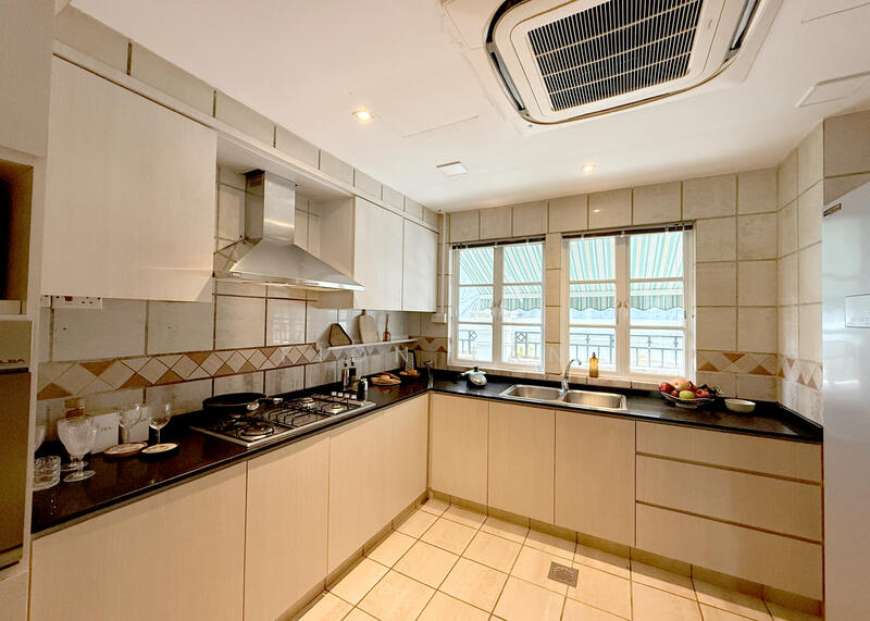 Gentle Villas Detached House For Sale at S$ 6,800,000 | PropertyGuru Singapore - Kitchen