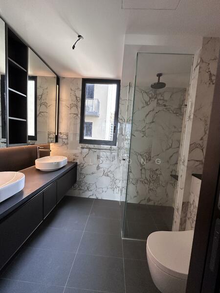 Tembusu Grand, , 4 Bedrooms, 1,432 sqft, Condominium For Rent, by Billy Ong, 500054456 - MBR Bathroom - PropertyGuru.com.sg