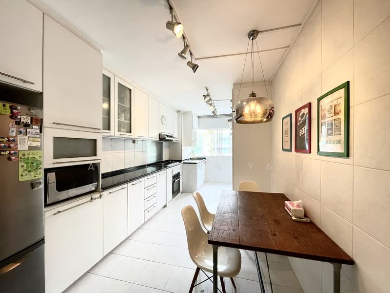 113 Clementi Street 13 HDB Flat For Sale at S$ 799,000 | PropertyGuru Singapore - Kitchen