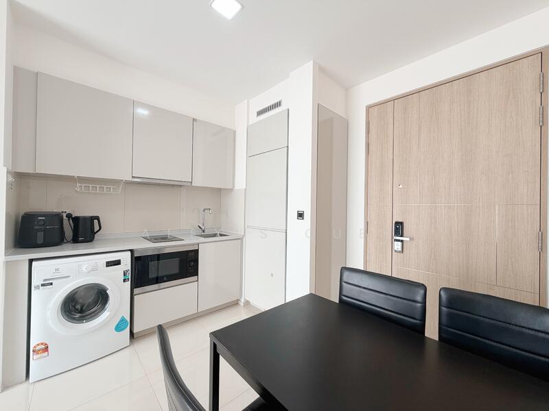 The Wisteria Condominium For Sale at S$ 740,000 | PropertyGuru Singapore - Kitchen