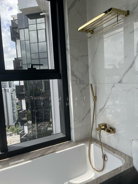 Perfect Ten, 323 Bukit Timah Road, 3 Bedrooms, 1,281 sqft, Condominium For Rent, by Hemlata Pathela, 500054465 - Bathroom - PropertyGuru.com.sg