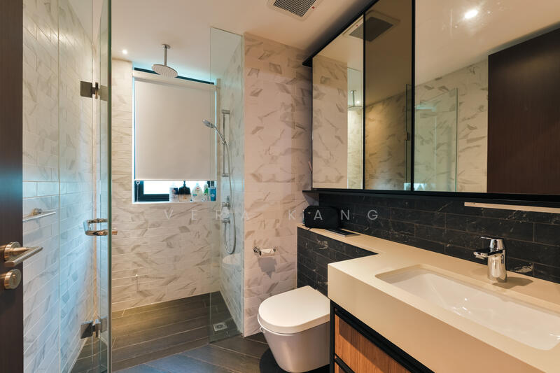 Mayfair Modern Condominium For Sale at S$ 2,650,000 | PropertyGuru Singapore - Bathroom