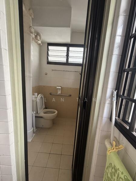 571 Cheng San Court, 571 Ang Mo Kio Avenue 3, Room Rental, 150 sqft, HDB Flat For Rent, by Alan Tan, 500054484 - Bathroom - PropertyGuru.com.sg