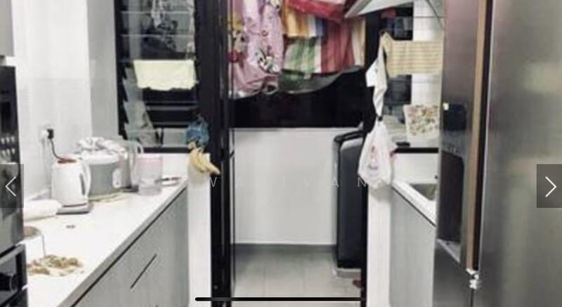 33 Ghim Moh Link HDB Flat For Sale at S$ 1,249,888 | PropertyGuru Singapore - Kitchen