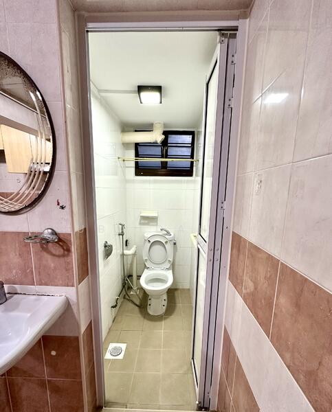 133 Jalan Bukit Merah HDB Flat For Sale at S$ 390,000 | PropertyGuru Singapore - Bathroom