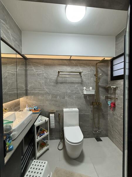672A Klang Lane, 672A Klang Lane, 3 Bedrooms, 1,130 sqft, HDB Flat For Rent, by Stewart Lim, 500054505 - Bathroom - PropertyGuru.com.sg
