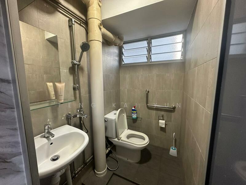 433 Clementi Avenue 3, 433 Clementi Avenue 3, Room Rental, 120 sqft, HDB Flat For Rent, by Teng Kai Yun, 500054517 - Bathroom - PropertyGuru.com.sg