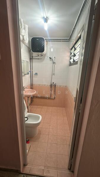 301 Bukit Batok Street 31, 301 Bukit Batok Street 31, Room Rental, 151 sqft, HDB Flat For Rent, by Ravendra Kannairam, 500054532 - Bathroom - PropertyGuru.com.sg