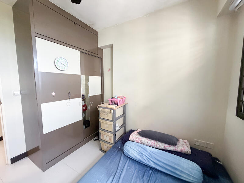 473A Fernvale Street HDB Flat For Sale at S$ 630,000 | PropertyGuru Singapore - Bedroom