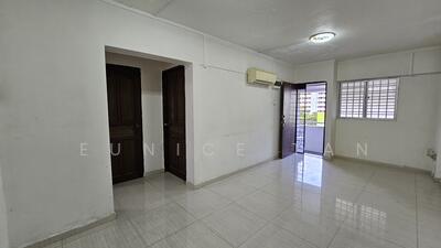 For Sale - 213 Ang Mo Kio Avenue 3