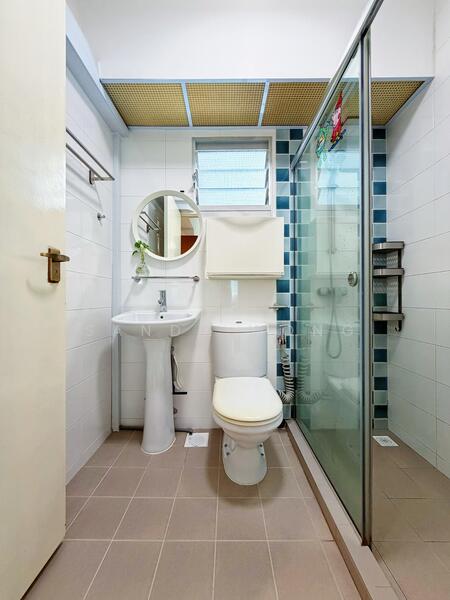 803B Keat Hong Close HDB Flat For Sale at S$ 600,000 | PropertyGuru Singapore - Bathroom