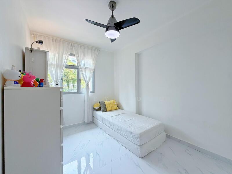 803B Keat Hong Close HDB Flat For Sale at S$ 600,000 | PropertyGuru Singapore - Bedroom