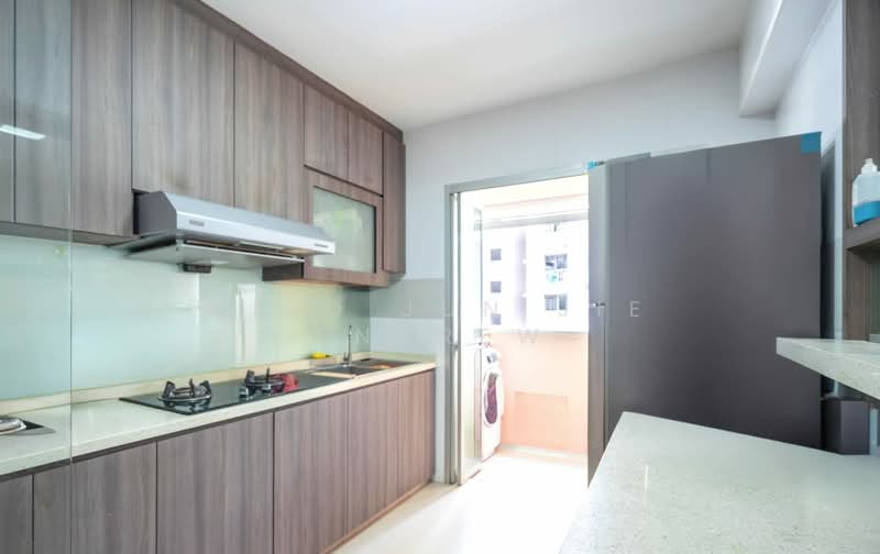 812B Choa Chu Kang Avenue 7 HDB Flat For Sale at S$ 768,000 | PropertyGuru Singapore - Kitchen
