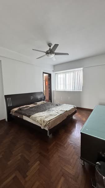 The Warren Apartment For Sale at S$ 1,680,000 | PropertyGuru Singapore - Bedroom
