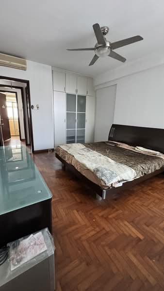 The Warren Apartment For Sale at S$ 1,680,000 | PropertyGuru Singapore - Bedroom