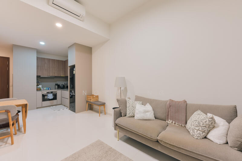 Parksuites Condominium For Sale at S$ 1,550,000 | PropertyGuru Singapore - Living Room