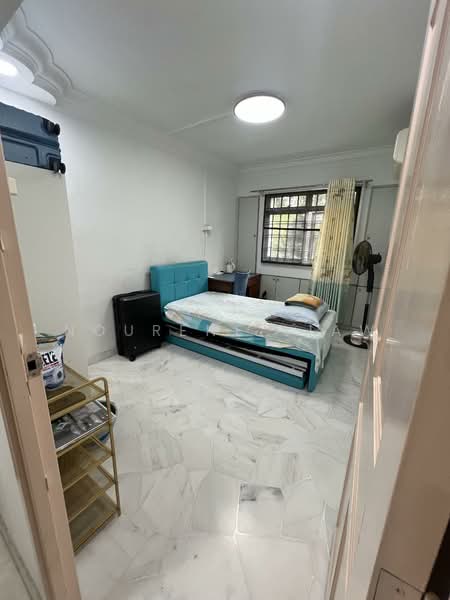 648D Jurong West Street 61 HDB Flat For Sale at S$ 680,000 | PropertyGuru Singapore - Bedroom