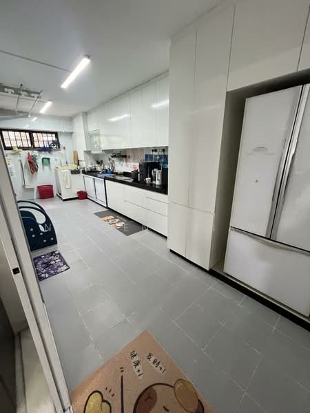 648D Jurong West Street 61 HDB Flat For Sale at S$ 680,000 | PropertyGuru Singapore - Kitchen