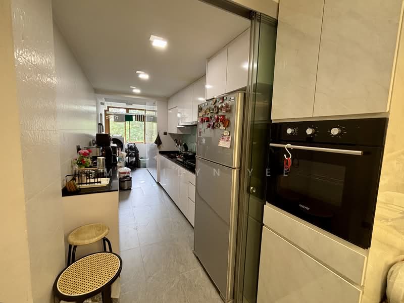 Casafina Condominium For Sale at S$ 1,400,000 | PropertyGuru Singapore - Dining into kitchen