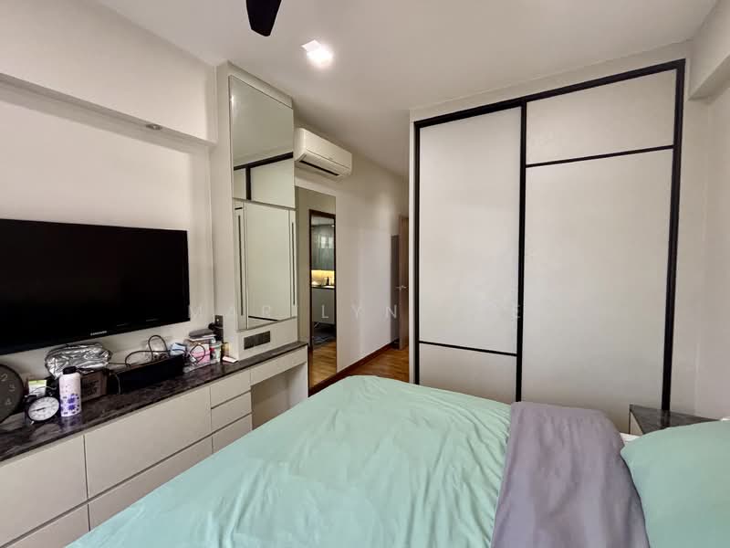 Casafina Condominium For Sale at S$ 1,400,000 | PropertyGuru Singapore - Master bedroom
