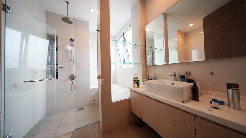 Siglap MRT Freehold Detached 5+1 bedrooms Detached House For Sale at S$ 6,480,000 | PropertyGuru Singapore - Bathroom