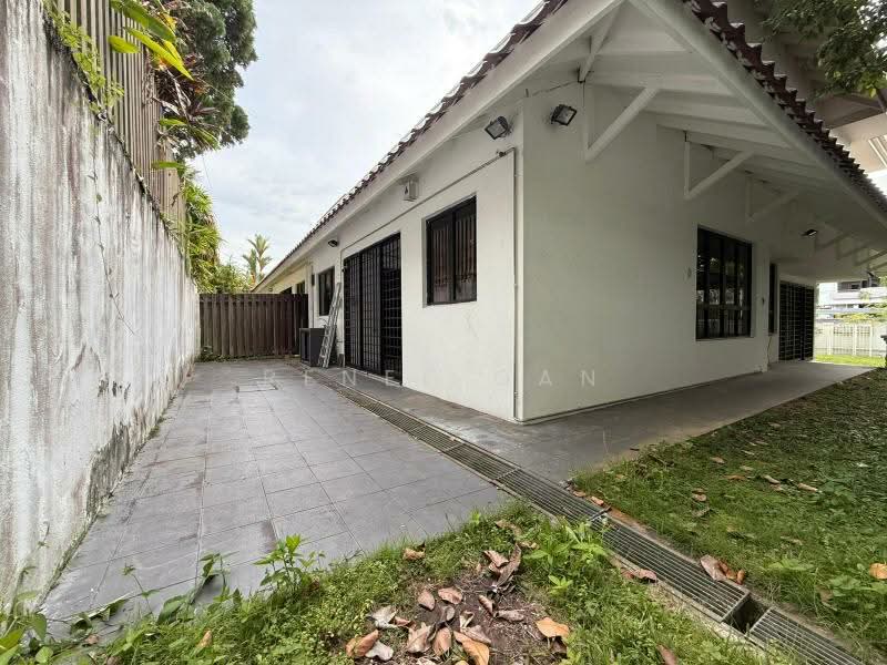 ✨D10 $2xxx Psf semi-D✨Namly area✨Wide front spacious parking, Namly coronation jalan haji alias siantan, Tanglin / Holland / Bukit Timah, 5 Bedrooms, 2,200 sqft, Semi-Detached House For Sale, by Renee Gan, 500054598 - Exterior - PropertyGuru.com.sg