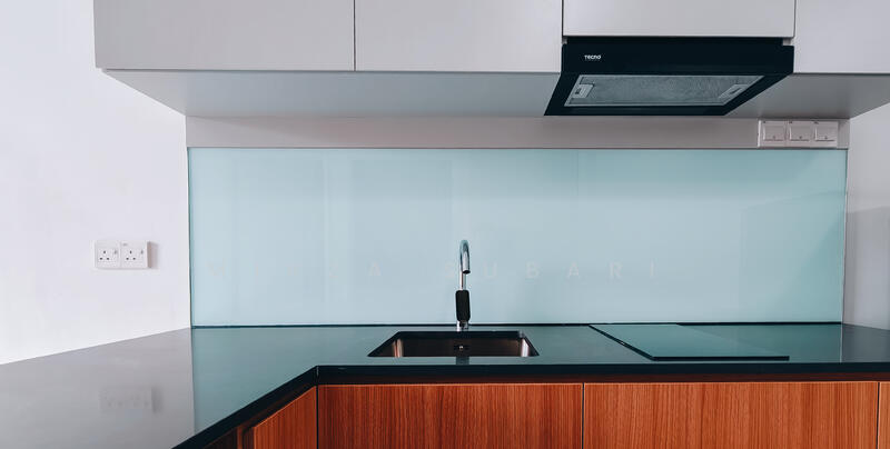 Rezi 24 Apartment For Sale at S$ 840,000 | PropertyGuru Singapore - Kitchen