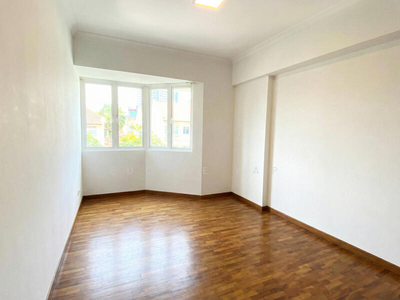 Emerald Garden Condominium For Sale at S$ 3,250,000 | PropertyGuru Singapore - Interior