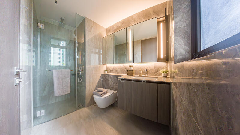 Piccadilly Grand Condominium For Sale at S$ 2,250,000 | PropertyGuru Singapore - Bathroom