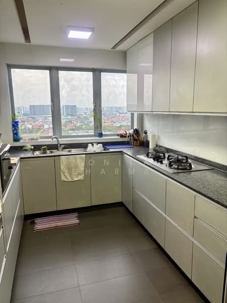 The Makena, 121 Meyer Road, 3 Bedrooms, 1,518 sqft, Condominium For Rent, by Monika Sharma, 500054618 - Kitchen - PropertyGuru.com.sg