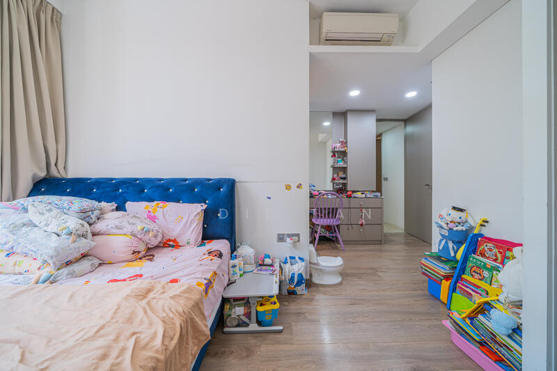 The Venue Residences and Shoppes Apartment For Sale at S$ 2,000,000 | PropertyGuru Singapore