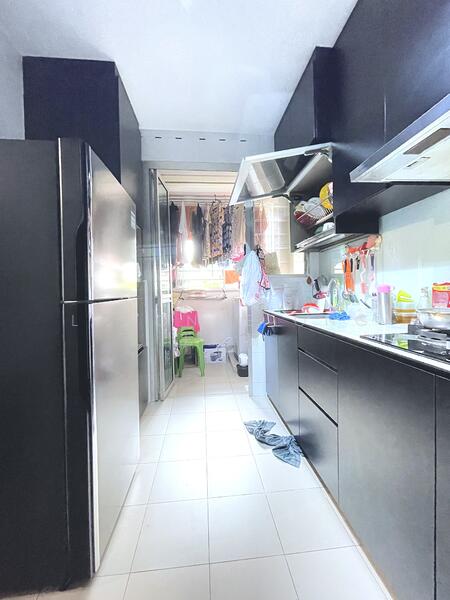 442A Bukit Batok West Avenue 8 HDB Flat For Sale at S$ 575,000 | PropertyGuru Singapore - Kitchen