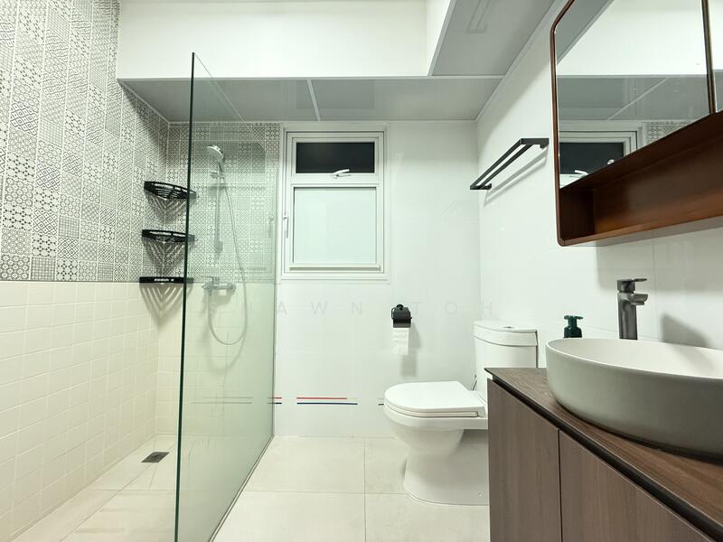 618B Tampines Street 61 HDB Flat For Sale at S$ 808,000 | PropertyGuru Singapore - Master Bathroom