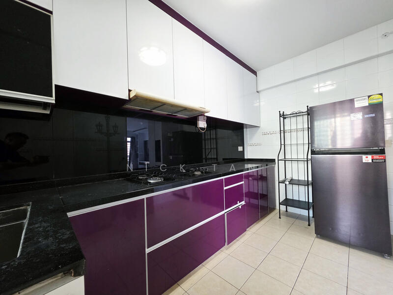 211B Compassvale Lane HDB Flat For Sale at S$ 688,888 | PropertyGuru Singapore - Kitchen