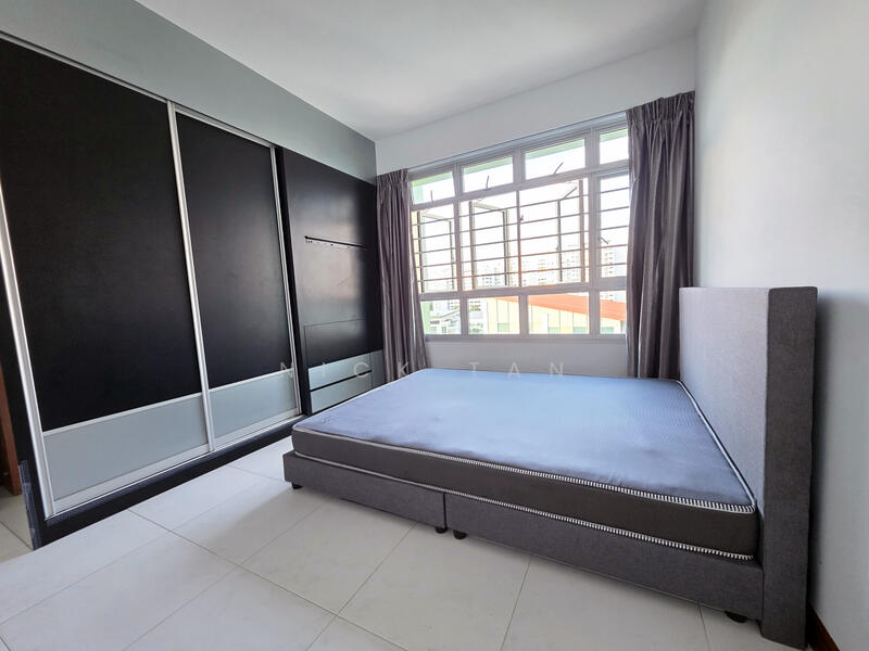 211B Compassvale Lane HDB Flat For Sale at S$ 688,888 | PropertyGuru Singapore - Bedroom