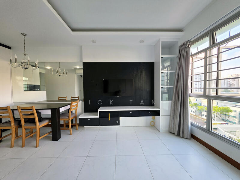 211B Compassvale Lane HDB Flat For Sale at S$ 688,888 | PropertyGuru Singapore - Living Room