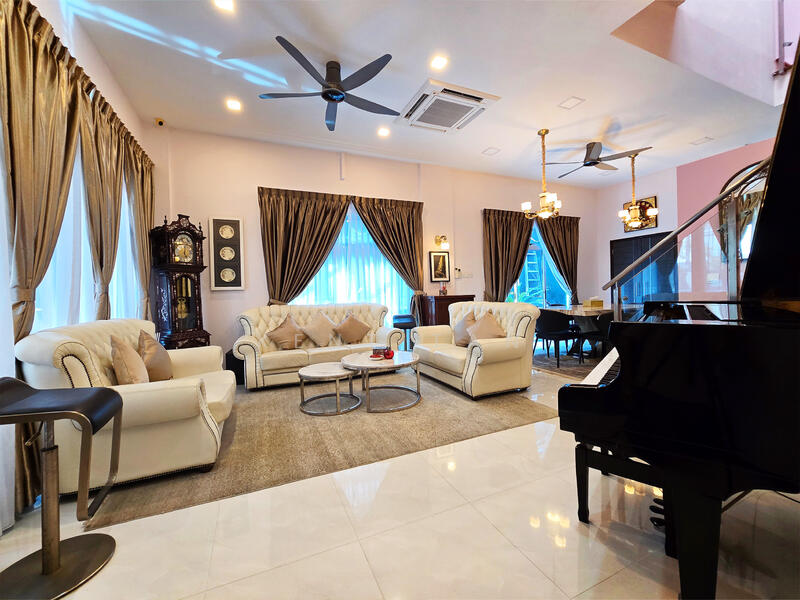 Sembawang Hills Modern & Luxurious 2.5sty plus Basement Corner Terrace Corner Terrace For Sale at S$ 5,500,000 | PropertyGuru Singapore - Living Room