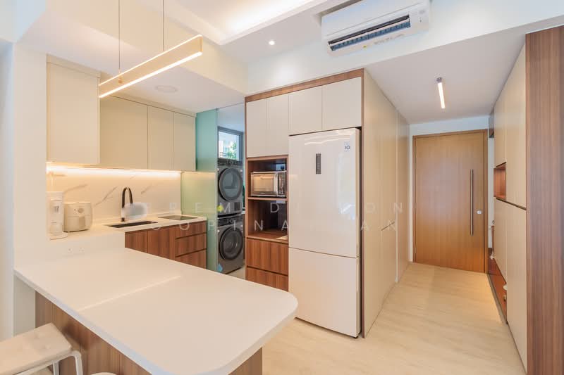 Seastrand Condominium For Sale at S$ 1,398,000 | PropertyGuru Singapore - Kitchen