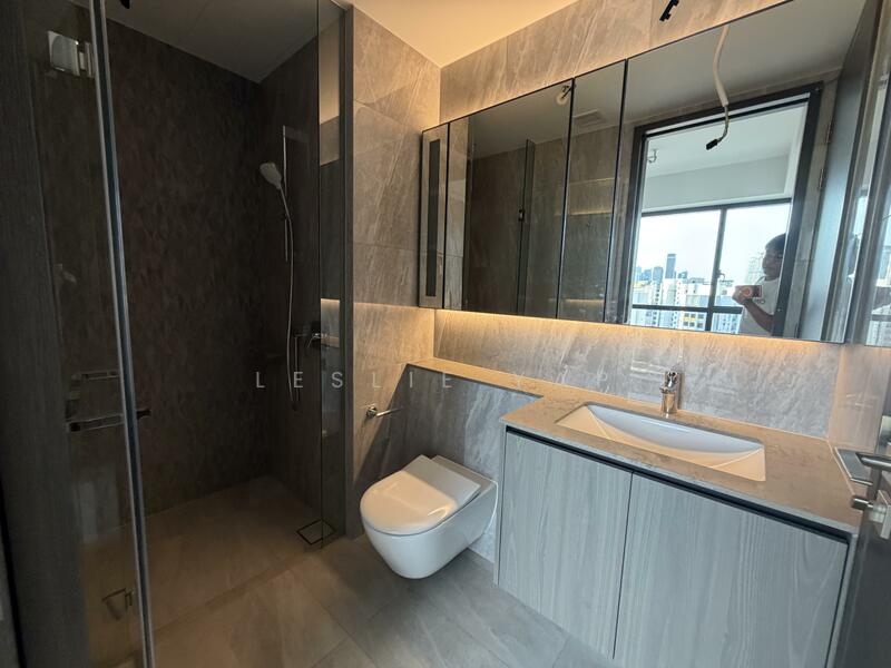 Piccadilly Grand Condominium For Sale at S$ 1,830,000 | PropertyGuru Singapore - Junior Bathroom