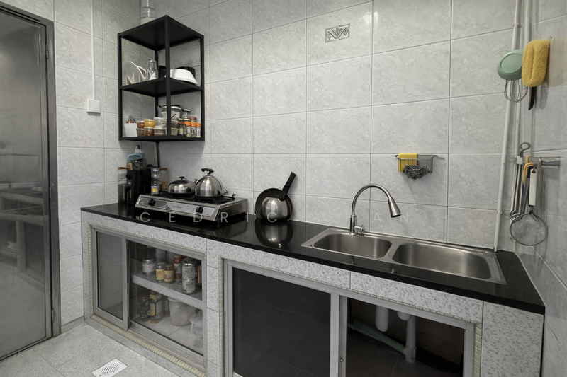 Hoa Nam Building, 27 Foch Road, 1 Bedroom, 450 sqft, Apartment For Rent, by Cedric Chan, 500054693 - Kitchen - PropertyGuru.com.sg