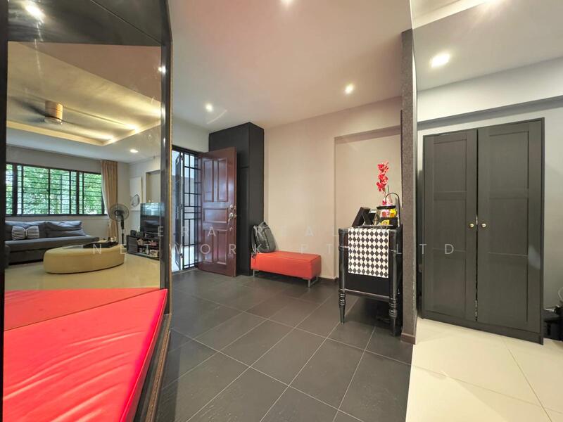 28 Cassia Crescent HDB Flat For Sale at S$ 1,190,000 | PropertyGuru Singapore - Entrance